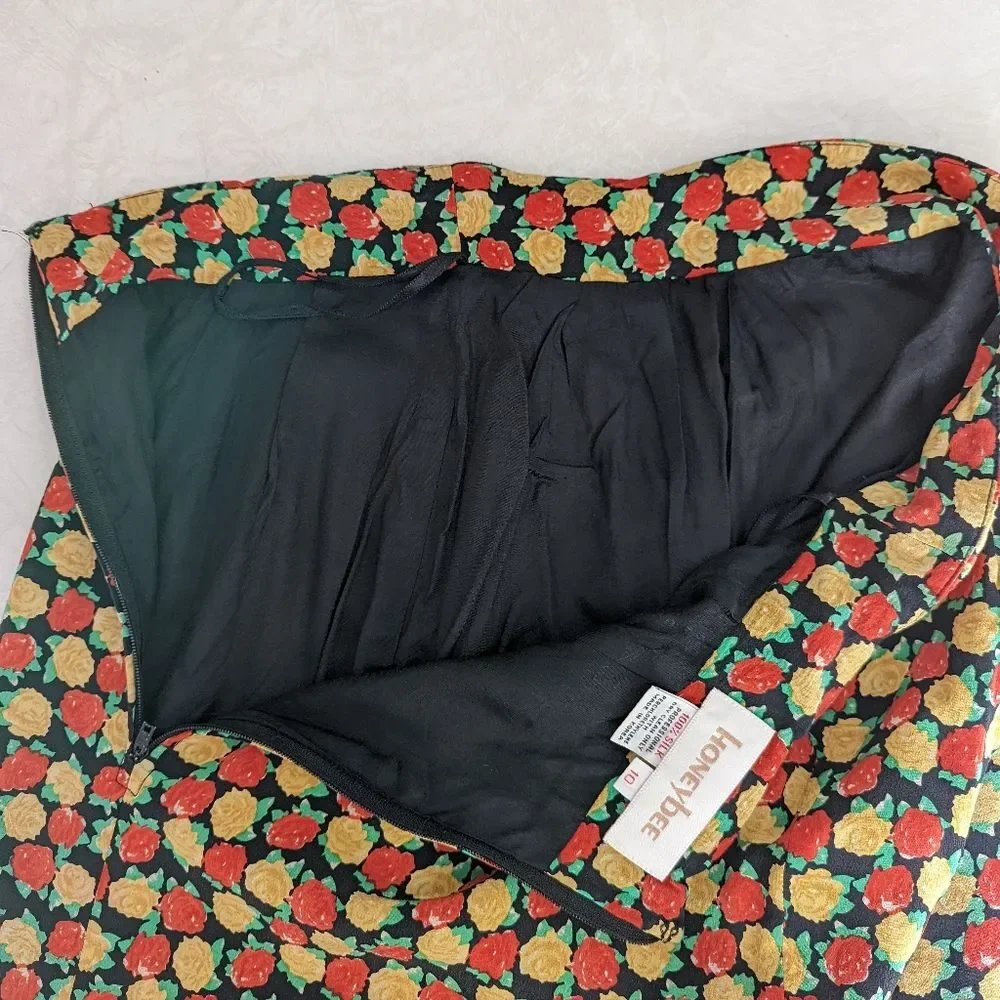 Vintage Red and Gold Rose Silk Pencil Skirt- 28" Waist - Picture 7 of 10